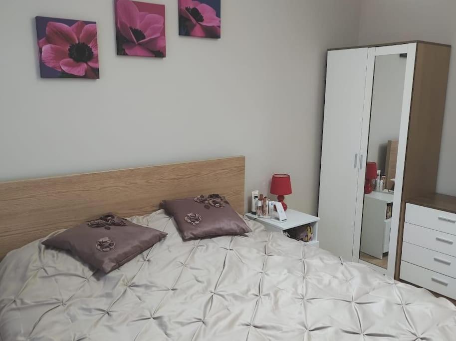 Apartamento 2 Bed Flat Near Station With Parking&Comgarden Sutton  Exterior foto